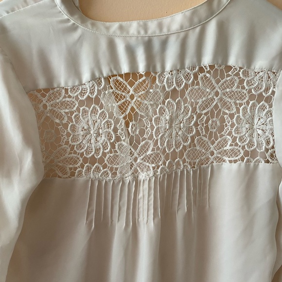 Lauren Conrad White Button Down Blouse Size S - Picture 3 of 6